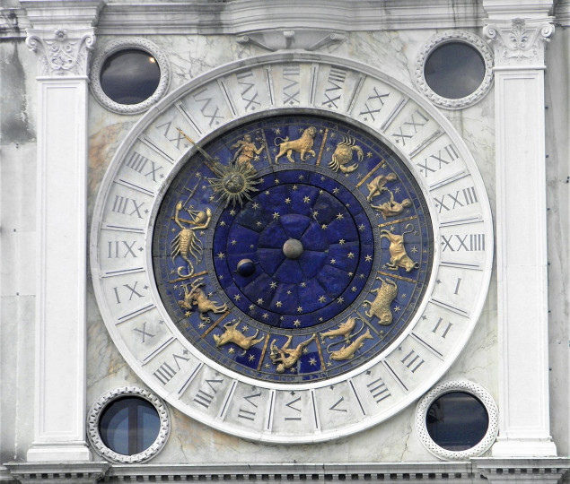  - I dodici segni zodiacali sull'orologio astronomico di Venezia.